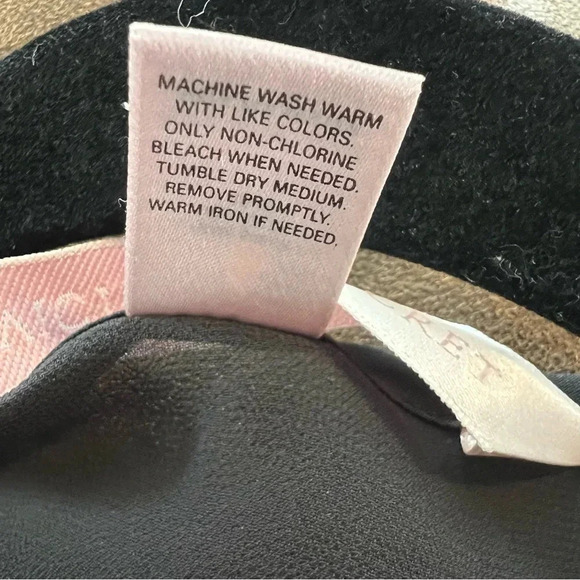 Victoria Secrets women’s duster - Picture 3 of 3